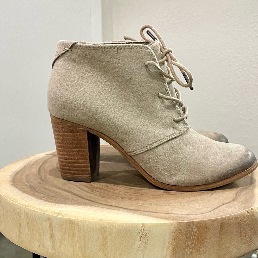 TOMS Women’s Lunata Burnished Leather Lace‑Up Heeled Boots – Size 8